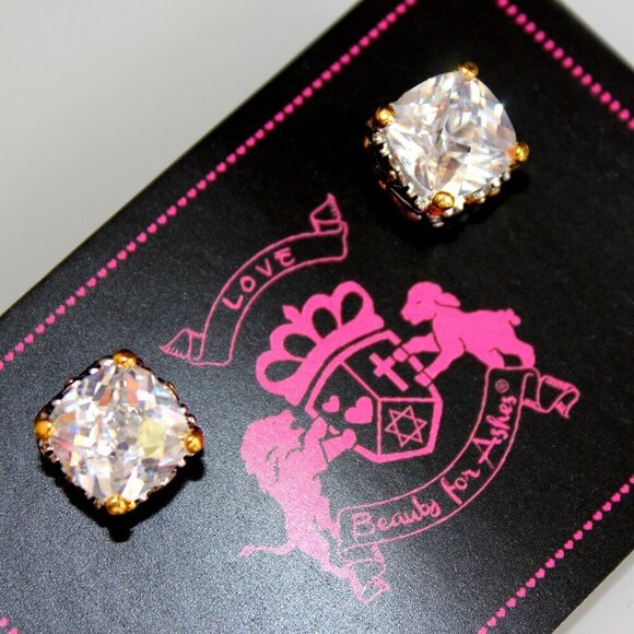 10mm Checker Cut Two Tone Throne Room Clear White Old World Classic CZ Earrings - Picture 2 of 3